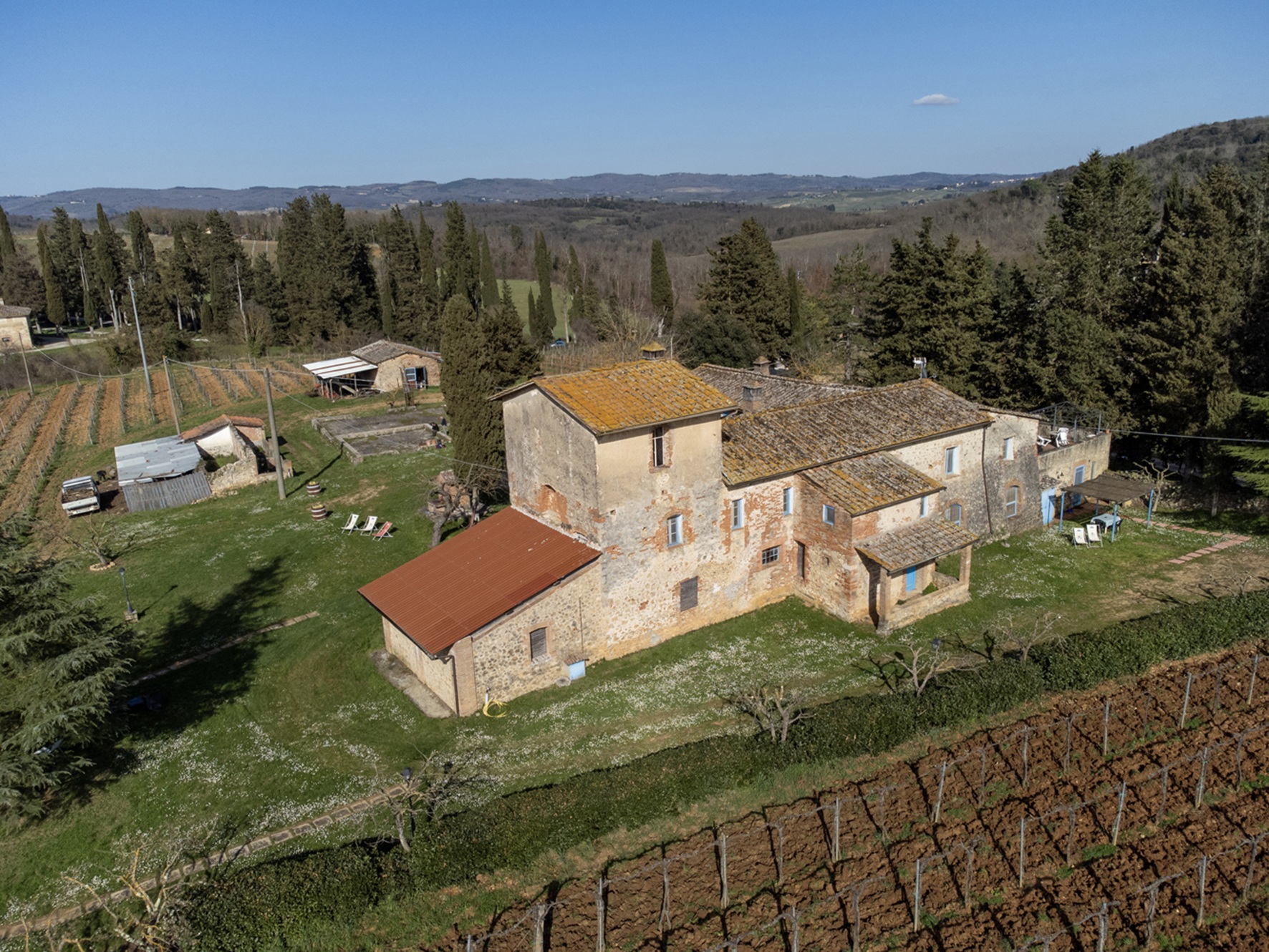 farm winery for sale monteriggioni suburbs
